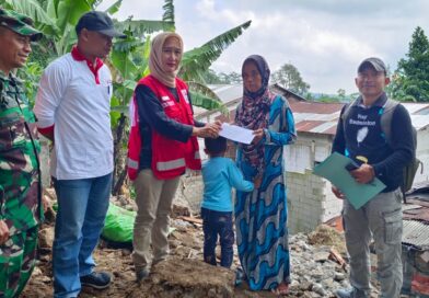 Penyerahan Bantuan Bencana Alam di Desa Walangsanga
